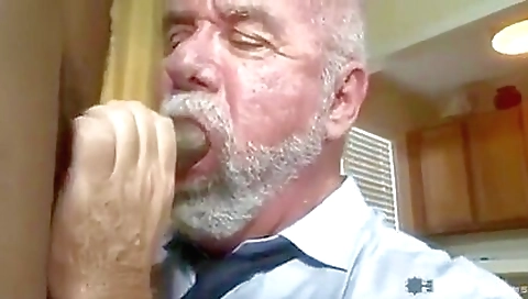 She has anity and sex with facial