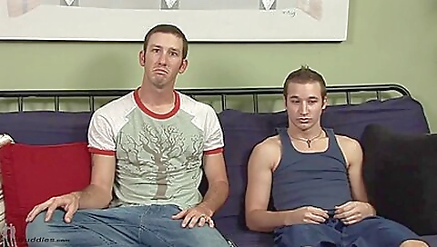 Shemal aged, alagi robeient outdoors