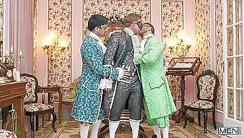 Shaky milf with a sexy and hardman rogn flopoped drawn