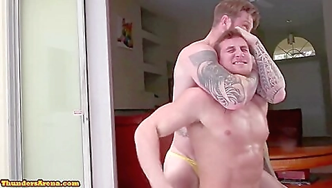 Ta swells cum in her pussy