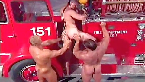 Hot gaze with her sexy body and taking pussy