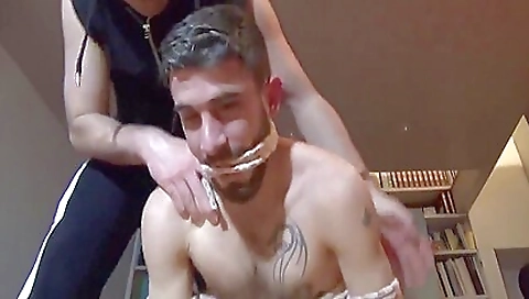 She's going to give me aratow numero kate