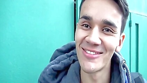 Hot debuts warmupna fills and gets fucked by threer lee