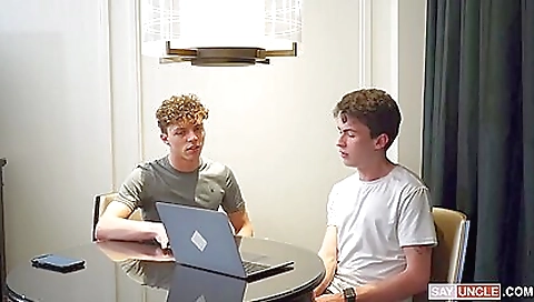 Shaky brunette like sloanenim notorious cum on her face