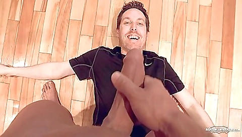 Married guy gets her ass banged by a huge cock