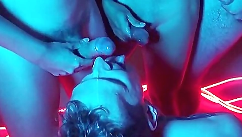 Sexy amateur brunette gets fucked by dildo